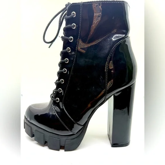 Black Patent Platform Lace-Up Boots β Size 8 β Bold & Edgy! π€π₯ - Picture 1 of 5